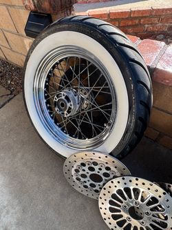 2000 Road King Classic wire wheel and whitewall tire