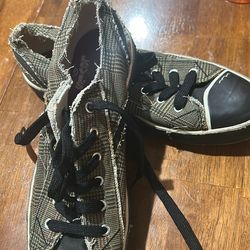 Levi’s Plaid Tennis