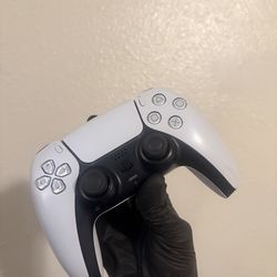 PlayStation 5 controller