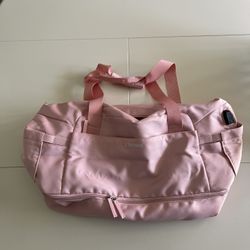 “BRAND NEW”ETRONIK TRAVEL/GYM BAG W/SHOULDER STRAP AND EXTERIOR USB