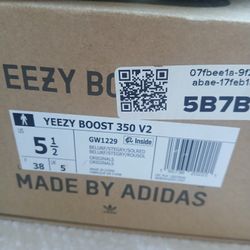Yeezy Boost 350 V2