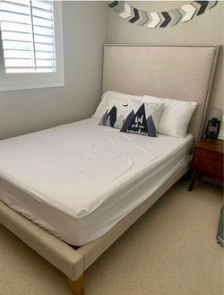 West Elm, full size mattress and bed great condition