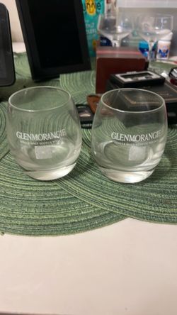 2 glenmorangie branded whisky glasses