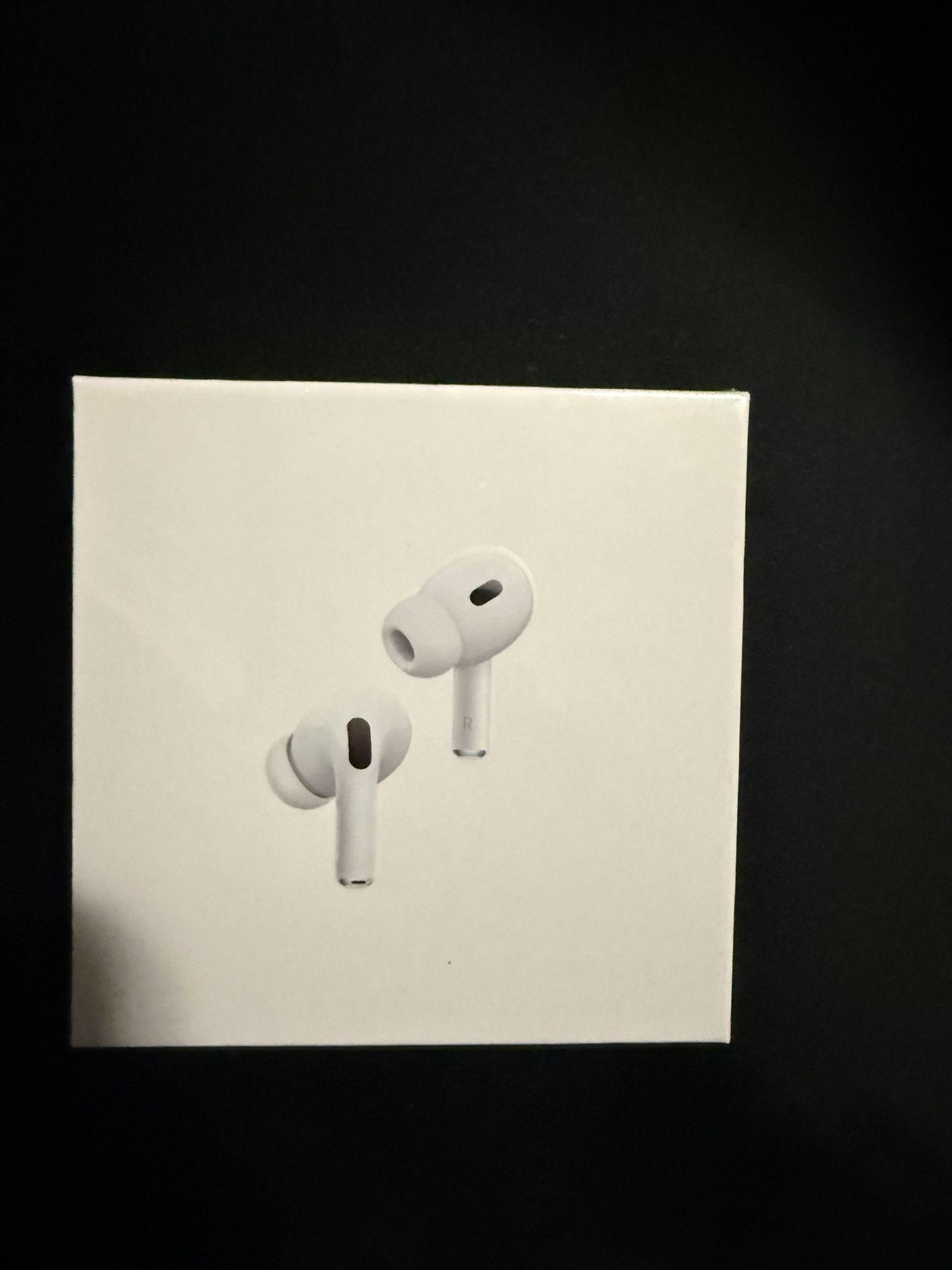 Apple AirPods Pro’s White