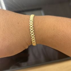 Gold bracelet