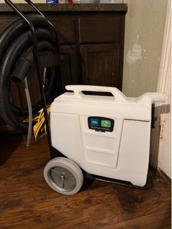 Commercial Carpet extractor