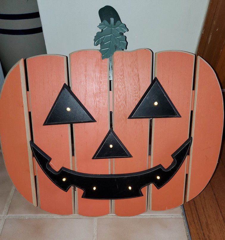 Halloween Light Up Wooden Pumpkin Jack-o-lantern