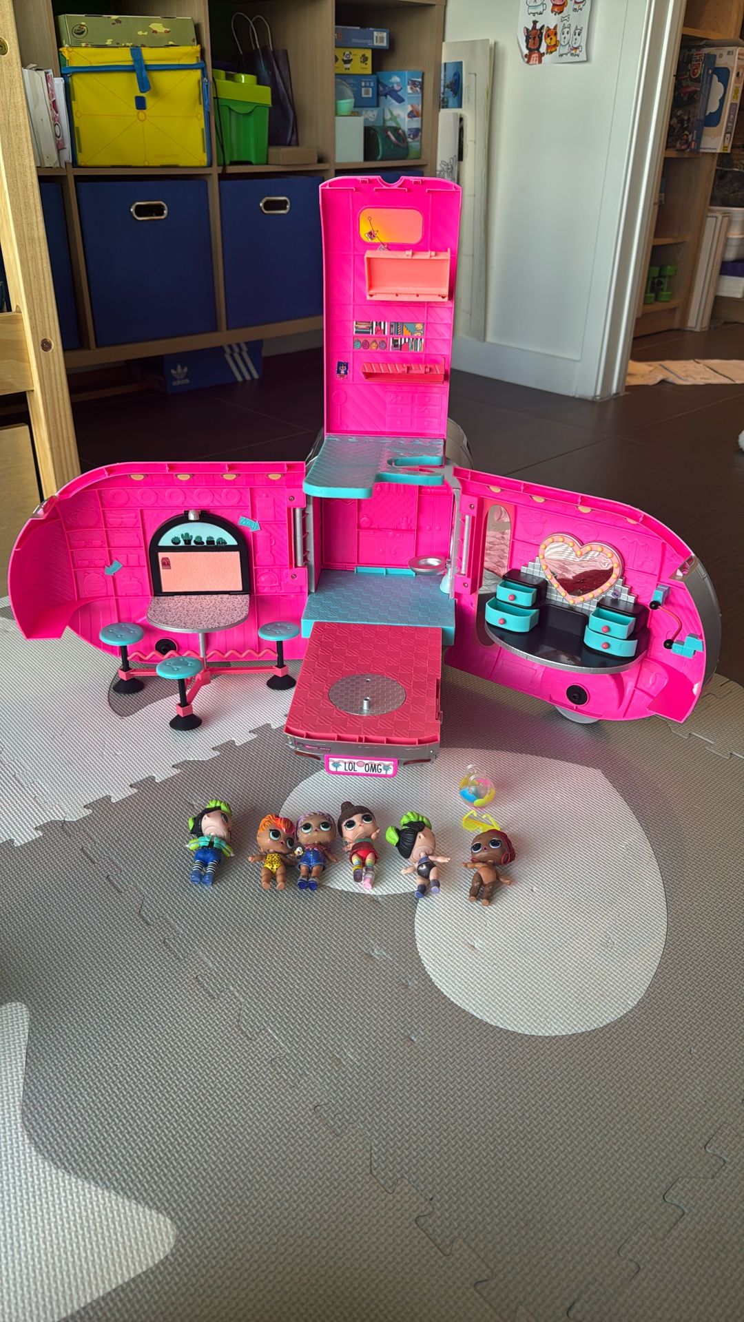 Lol Dolls Party Bus