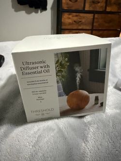 Ultra Sonic diffuser with essential oil (unboxed)