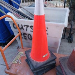 5 safety cones