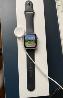 Apple watch series 5 - smart watch gently used