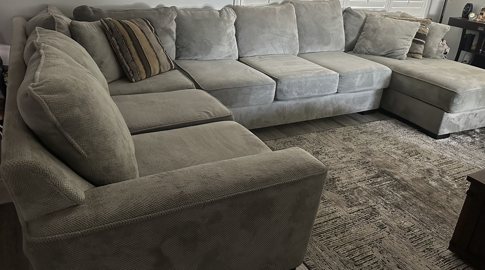 Couch/Sectional