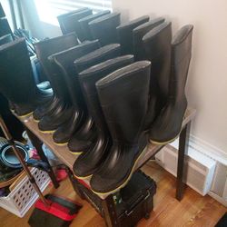 BRAND NEW STEELE TOE RAIN BOOTS