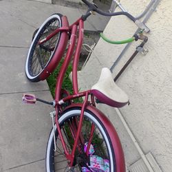 Nice Medium To Small Size Beach Cruiser