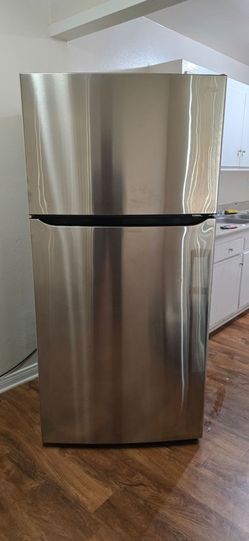 LG 24 cu. ft. Refrigerator with Multi-Flow Air System Stainless Steel