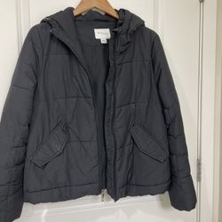   Women’s medium-weight quilted zip-front puffer jacket size Medium