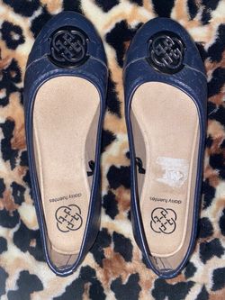 Daisy Fuentes navy blue flats