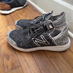 Mens NEW BALANCE Shoes size 11