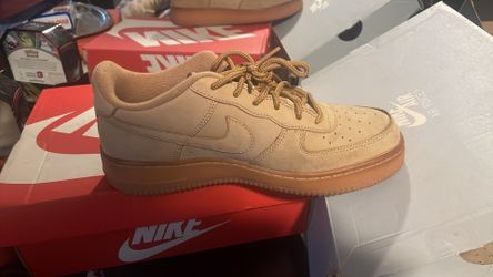 6.5.  Nike Air Forcek. Ko.  ones