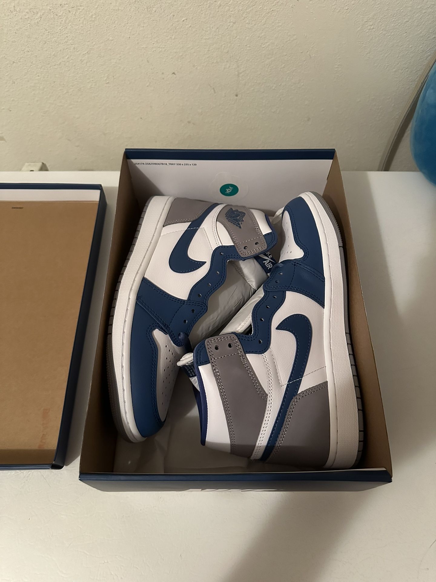 Air Jordan 1 Retro High OG True Blue