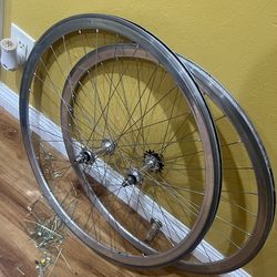 Velocity wheels with dura ace hubs