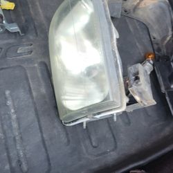 2001 Tacoma Headligh Pasenger Side