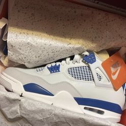 MILITARY BLUE JORDAN 4S size 9