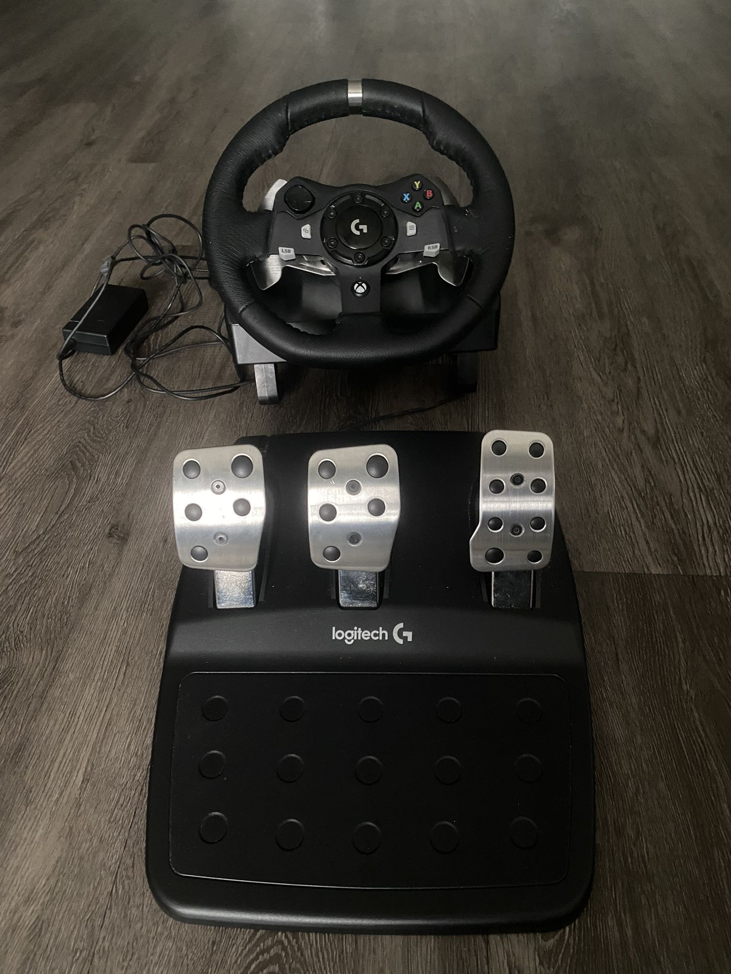 Logitech G920 Driving Racing Wheel
