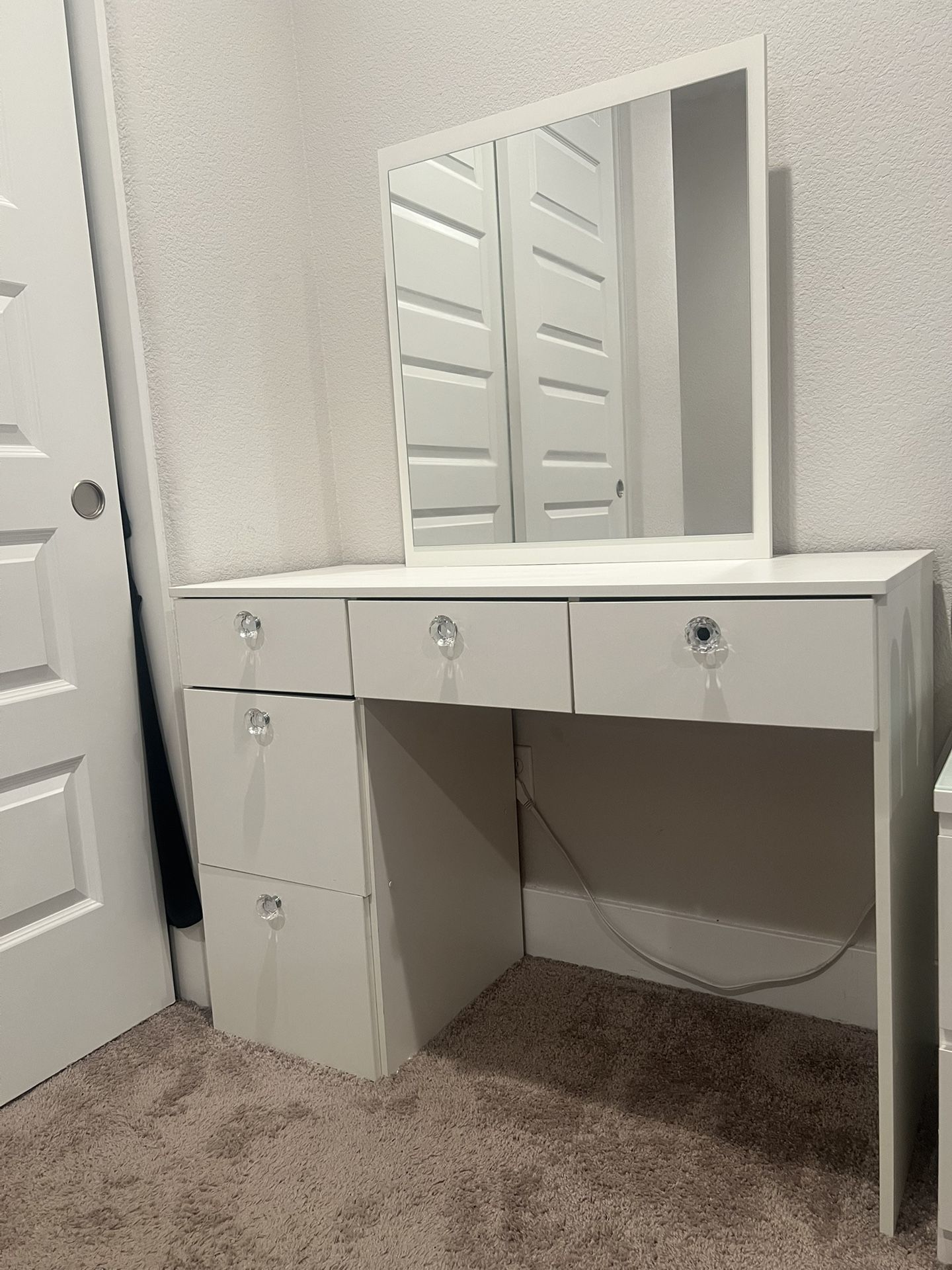Makeup Vanity with Mirror