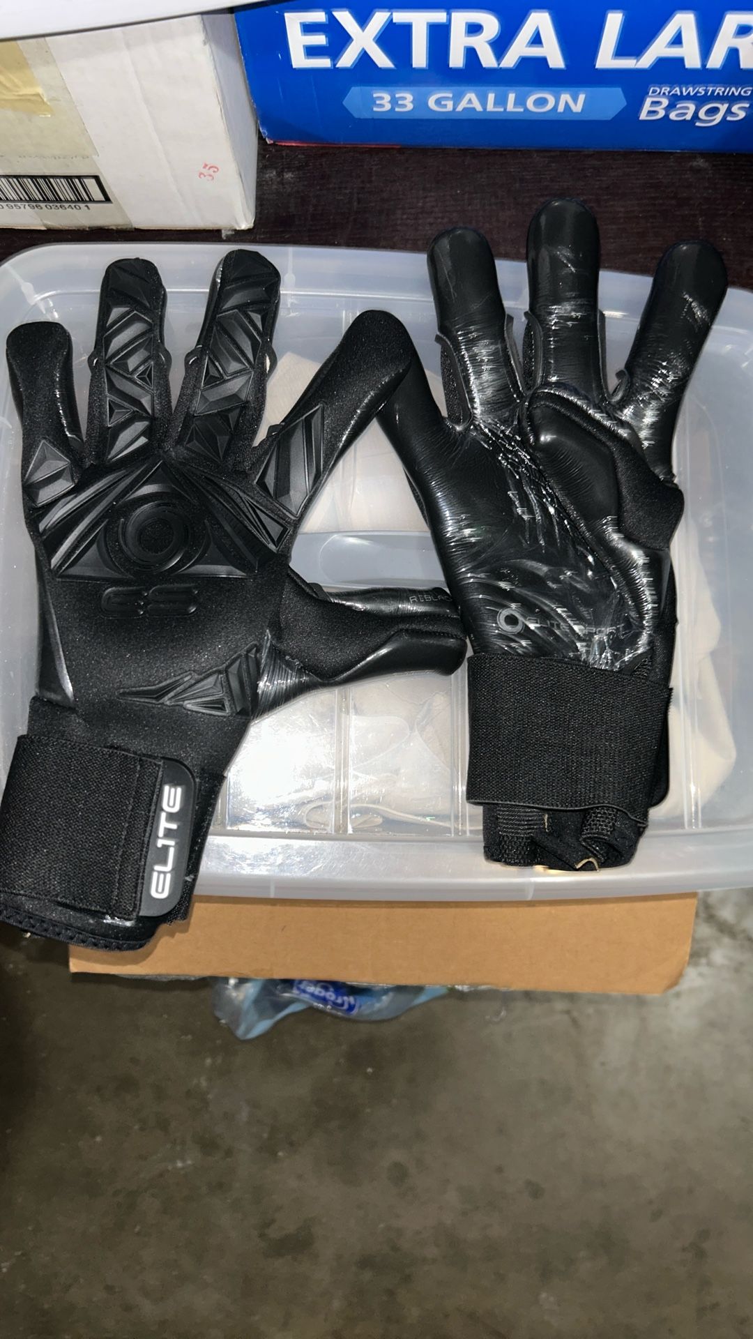 goalie gloves size 9