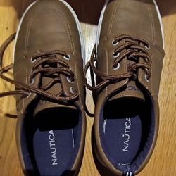 Nautica Boys Shoes, Size 2