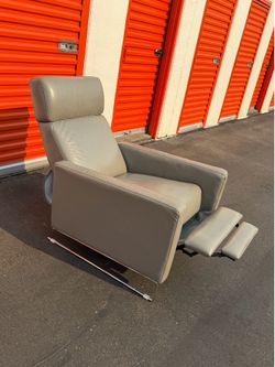Comfy Leather Recliner accent chair