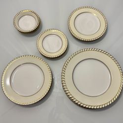 20pc Dinner Set Franconia "La Princesse" Krautheim & Adelberg. Bavaria, Germany