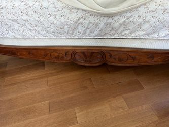 Full size antique bed