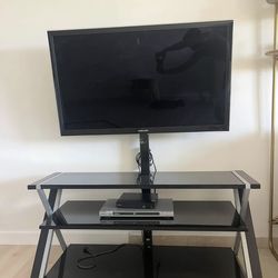 TV Stand w 45” TV