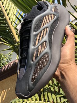 Yeezy 700 Clay Brown Size12