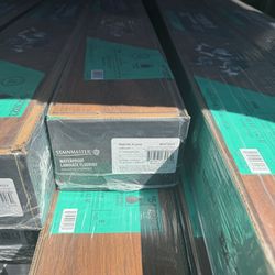 Waterproof Laminate Floor/ Piso laminado impermiable