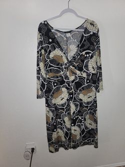 Perception Woman Fl oral Twisted Crisscross Front Plus Dress 2X 