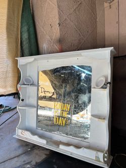 LARGE MIRROR ASKING $40