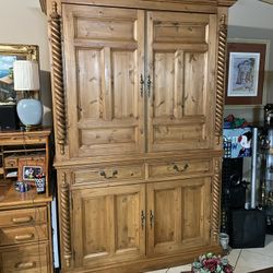 Tv Center Armoire