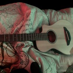 Yamaha Guitar 