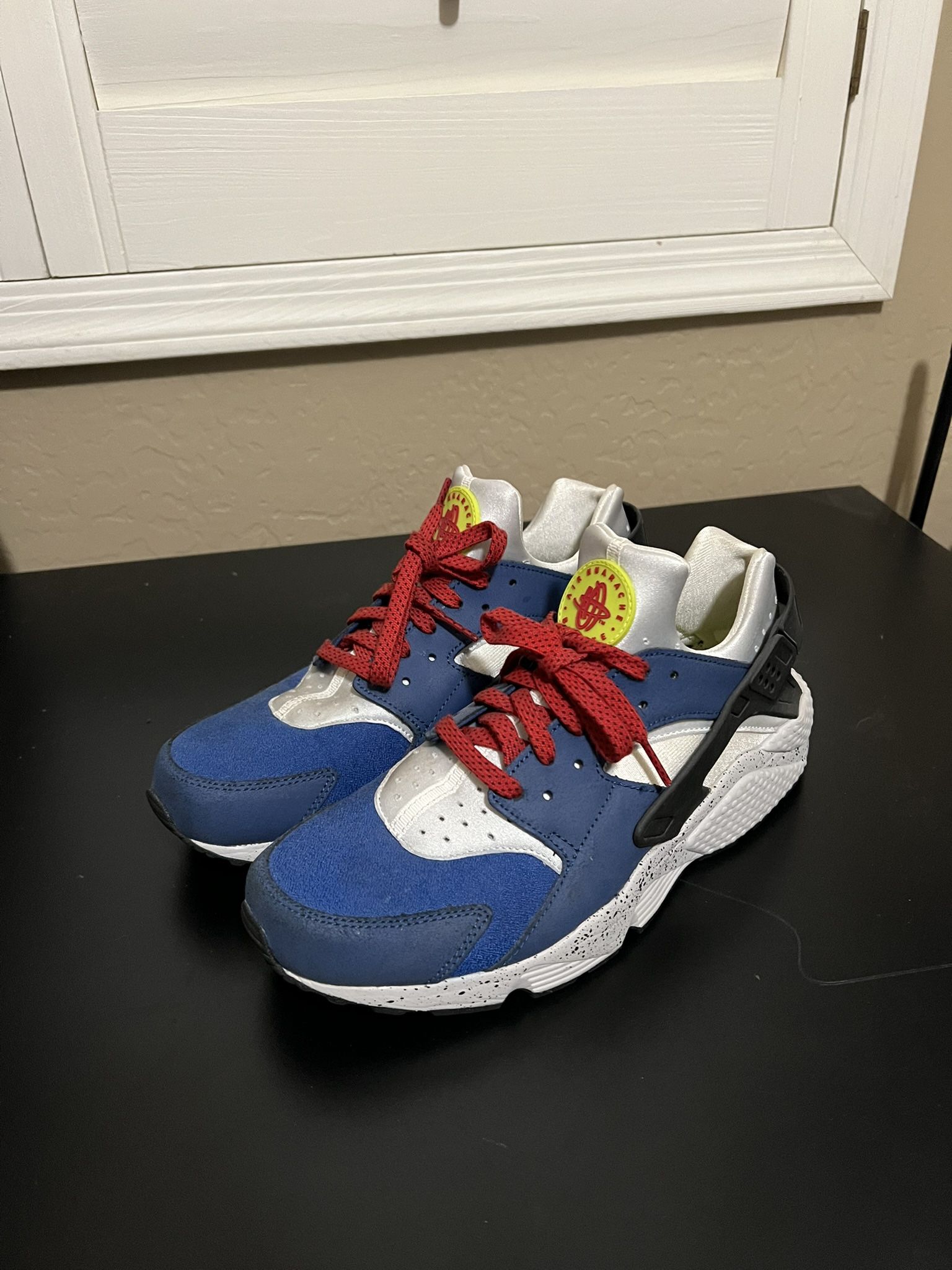Men’s Nike Huarache, Size 12