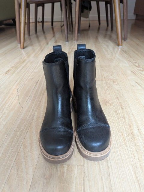 Sorel Joan Now Waterproof Chelsea Boot Size 8.5