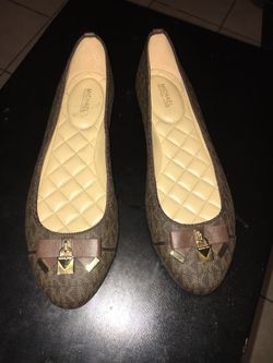 Michael Kors size 10 new flats $40