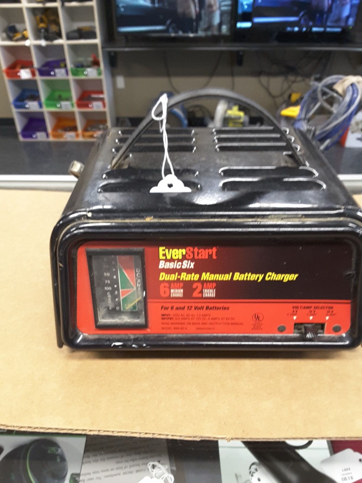 Ever Start 6 amp battery charger for Sale in Kansas City, KS - OfferUp