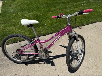 24” Trek MT 220 Girl’s Mountain Bike