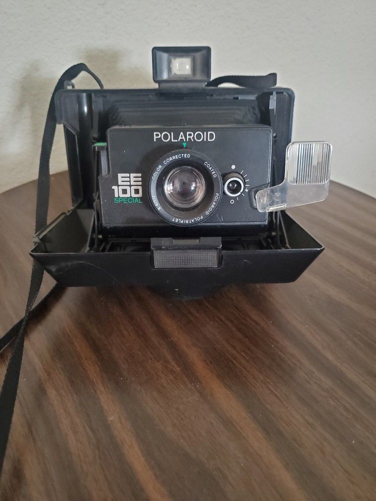 Vintage Polaroid Camera 100 EE Special
