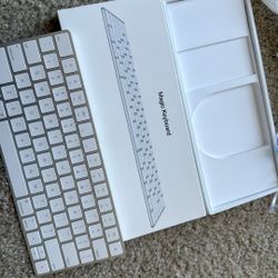 Apple Magic Keyboard 