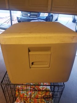 Car refrigerator