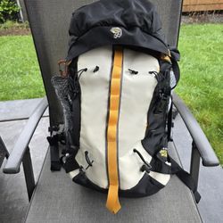 Montain Hard Wear  Haking Bag Size S/ M